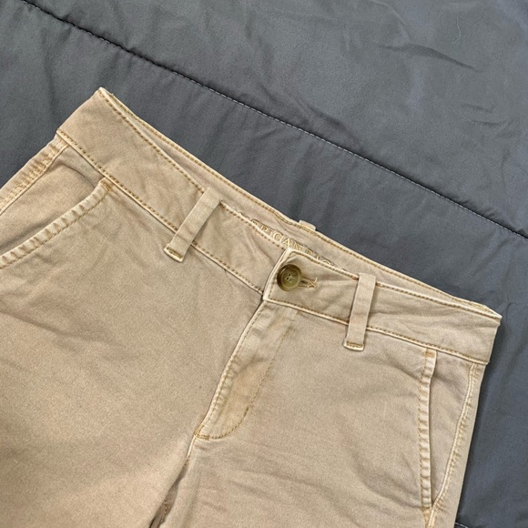 Cargo/Khaki Style Shorts - Picture 2 of 6